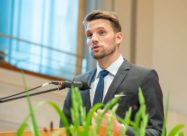 Tillmann Lang giving the speech