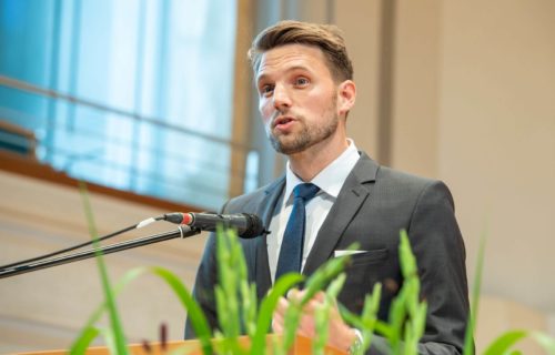 Tillmann Lang giving the speech